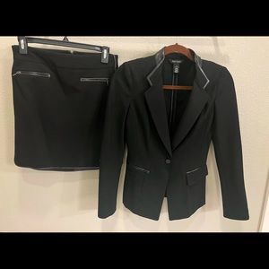 White House / Black Market blazer & skirt. Size 00/0